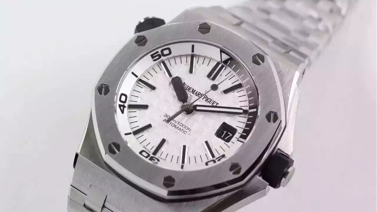 愛彼機械手表越走越快是什么原因？